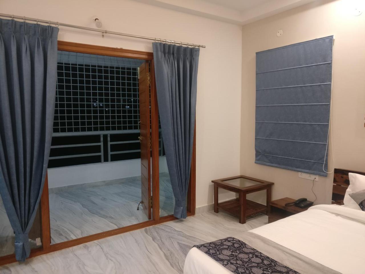Misty Lake Guest House 하이데라바드 외부 사진